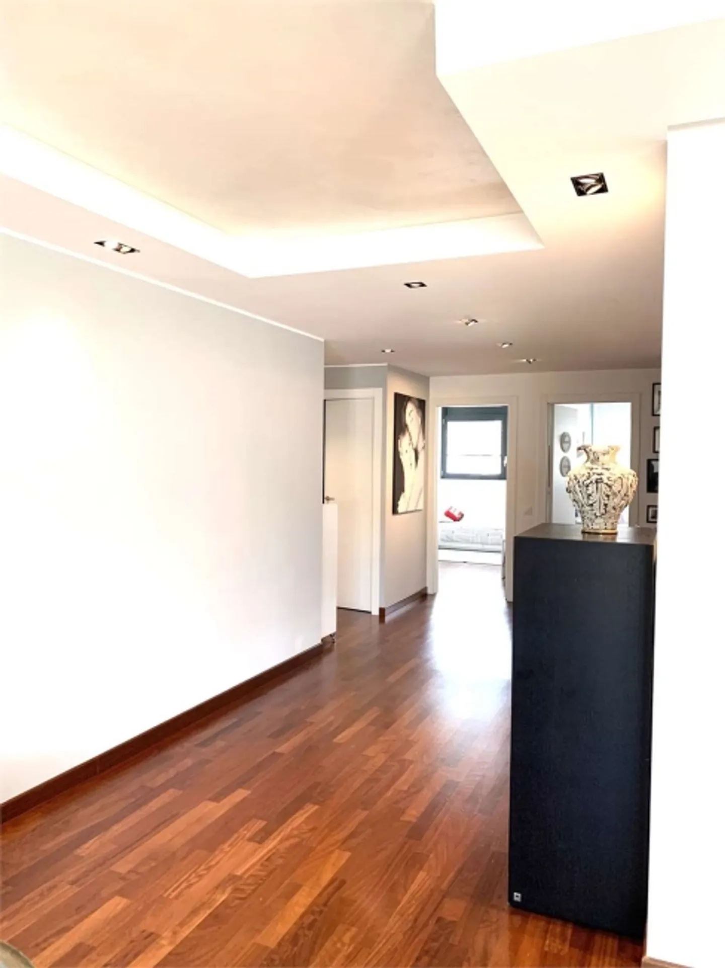 Ampio appartamento di 4,5 stanze all'ultimo piano con vista lago - Foto 6 di 12