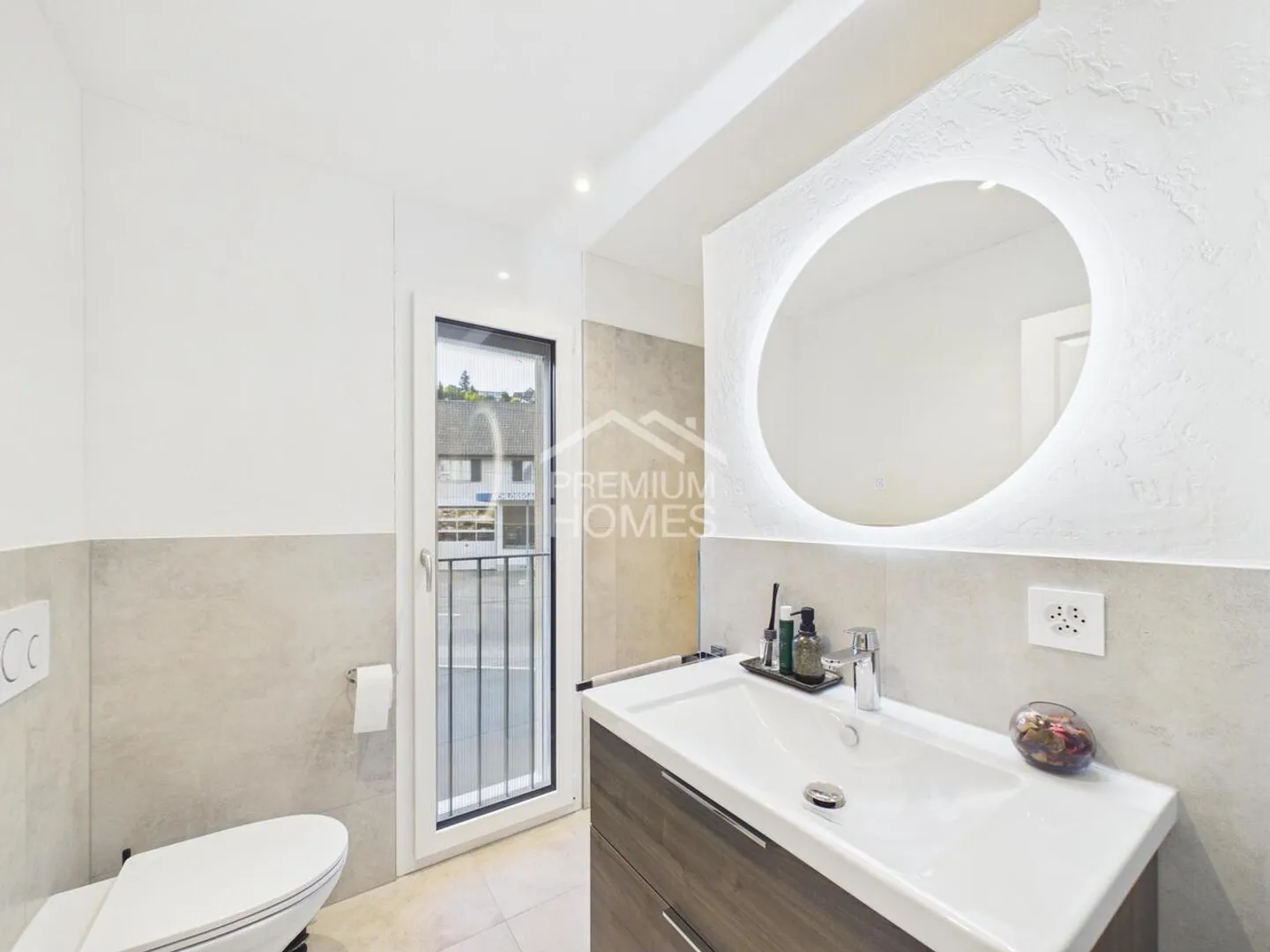 Appartamento moderno con balcone - Foto 10 di 12