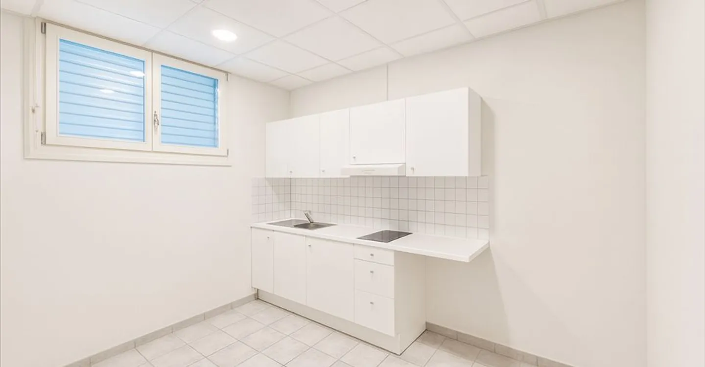 Shop for rent - Photo 4 of 5