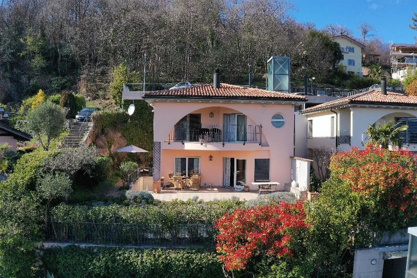 Casa unifamiliare in stile mediterraneo - Villa mediterranea con vista incredibile sul lago - Foto 8 di 10