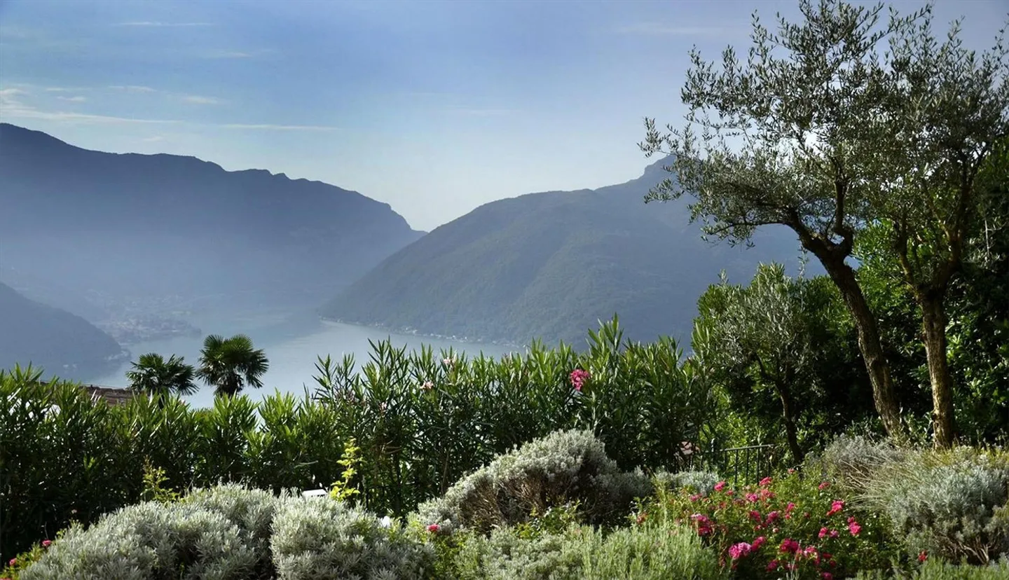 Casa unifamiliare in stile mediterraneo - Villa mediterranea con vista incredibile sul lago - Foto 10 di 10