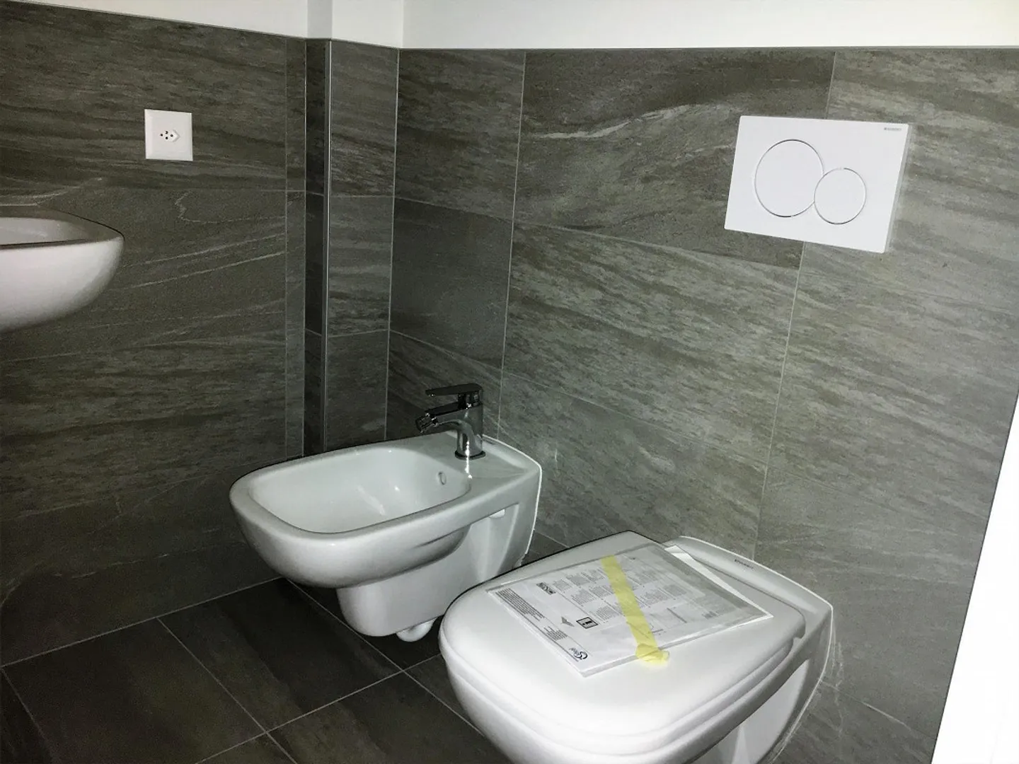 Stabio, nel centro, appartamento di 3,5 locali con due bagni - Foto 6 di 9
