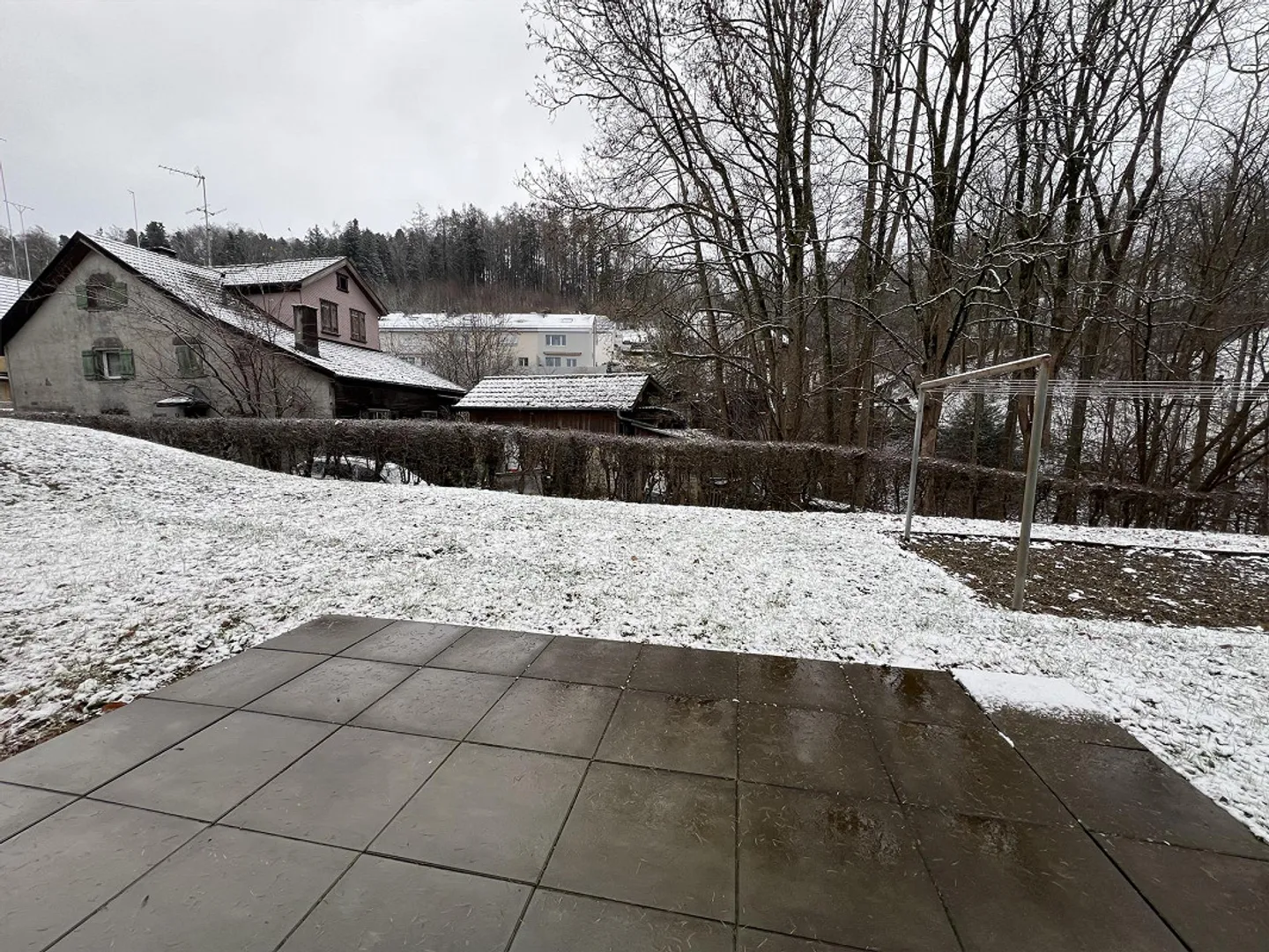 Looking for a new tenant! 4-room apartment with patio, new kitchen + bathroom - Photo 1 of 8