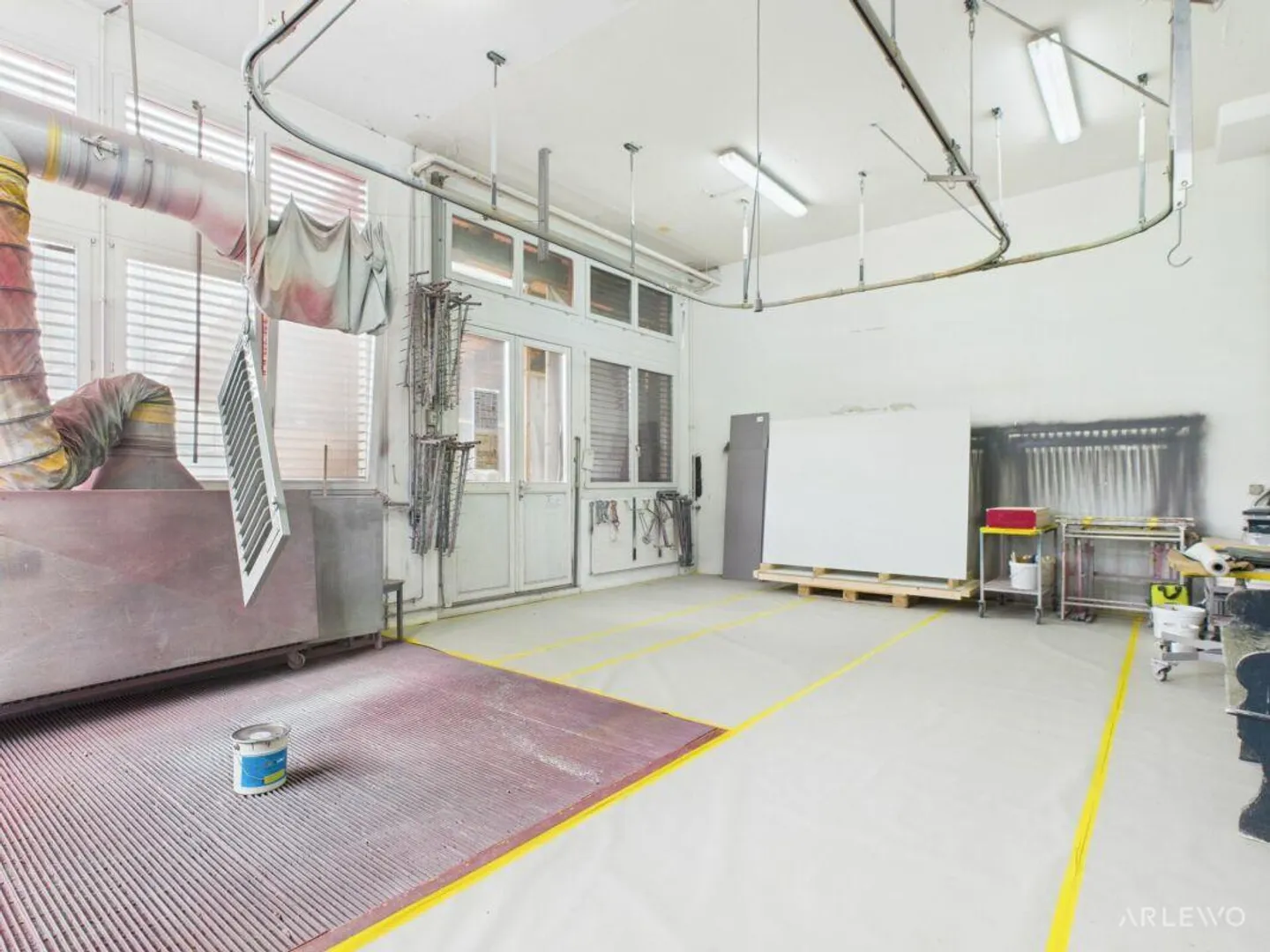 Plenty of Space for Productivity - Photo 4 of 11
