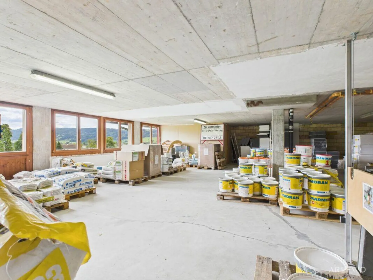 Plenty of Space for Productivity - Photo 5 of 11