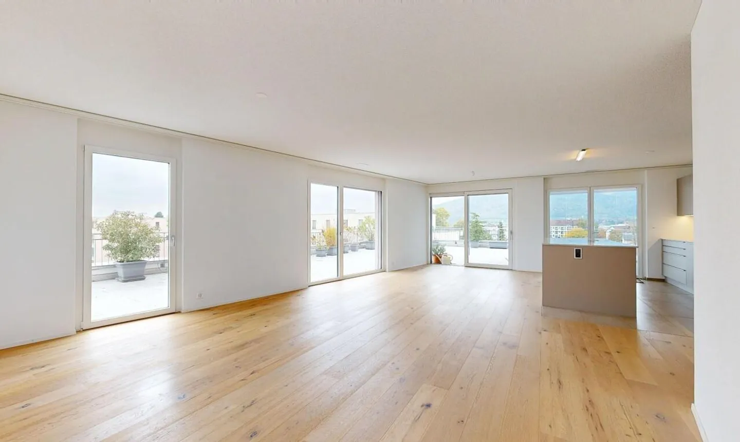 Penthouse élégant et lumineux avec vue dégagée et grande terrasse - Photo 2 sur 11