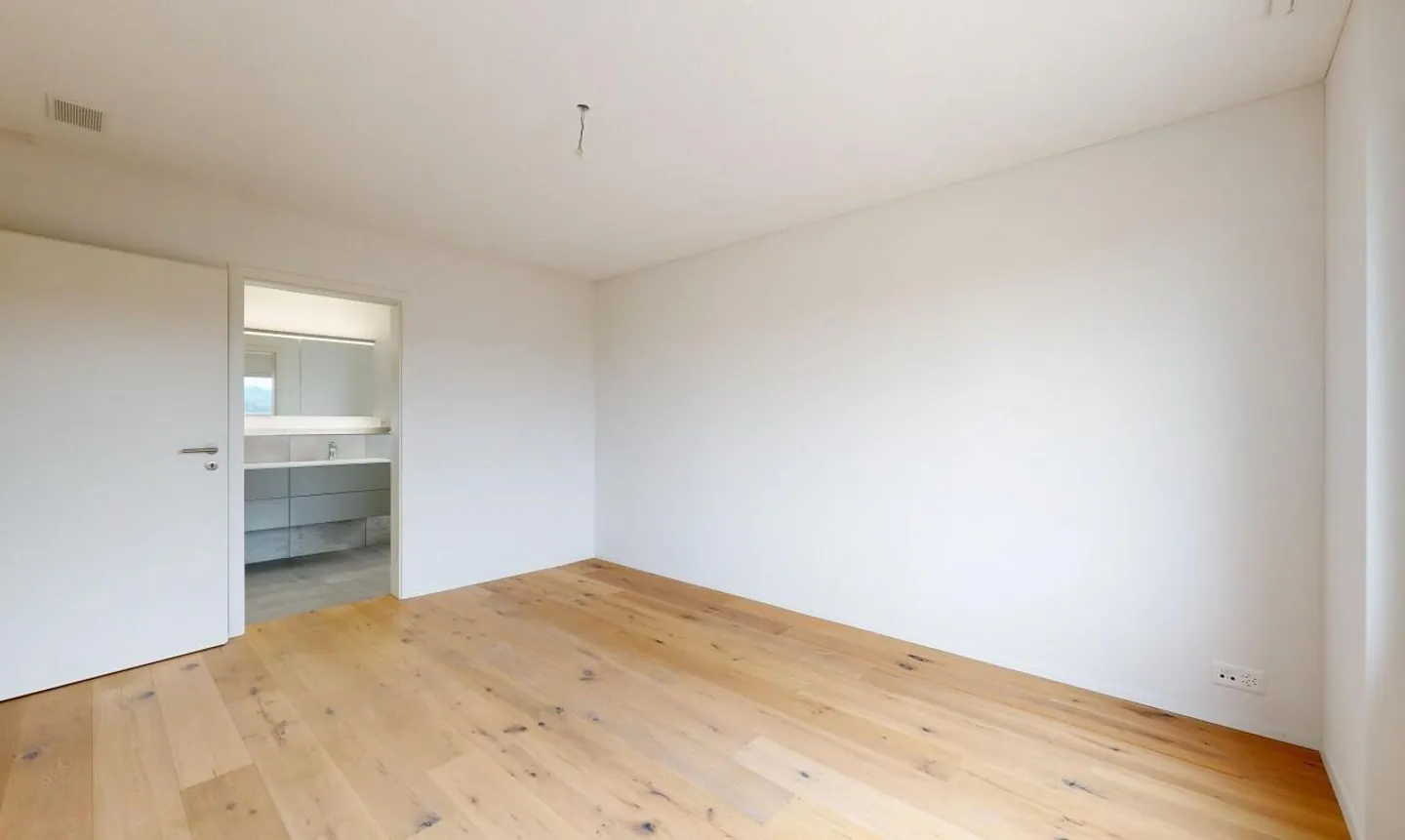 Penthouse élégant et lumineux avec vue dégagée et grande terrasse - Photo 8 sur 11