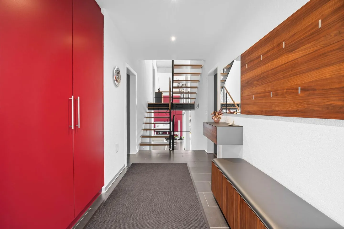 Ein helles, familienfreundliches Nest mit vielen Möglichkeiten - Foto 2 von 10