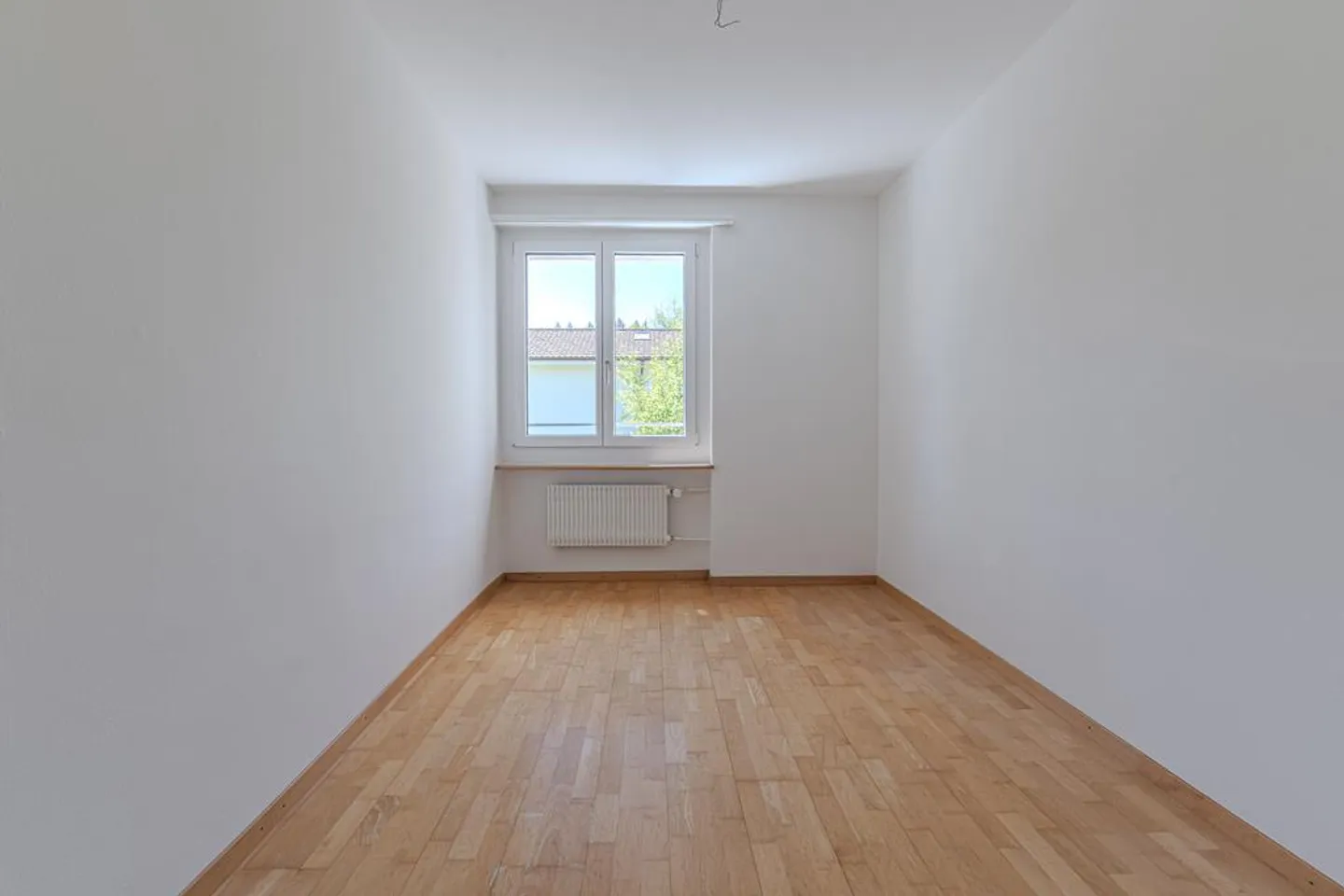 Appartamento luminoso di 3,5 stanze con bagno recentemente ristrutturato in affitto - Foto 9 di 11