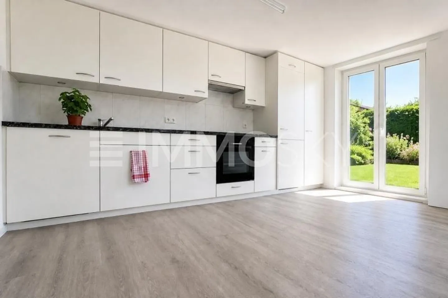 Lovingly renovated end-of-terrace house - a home to feel good in - Photo 3 of 5