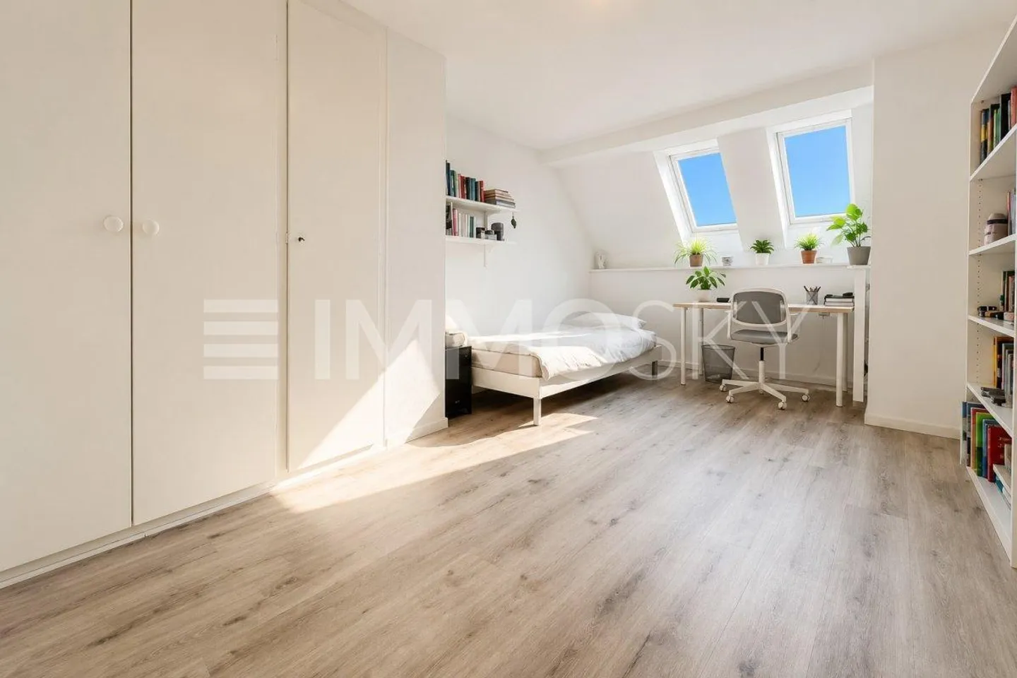 Lovingly renovated end-of-terrace house - a home to feel good in - Photo 5 of 5