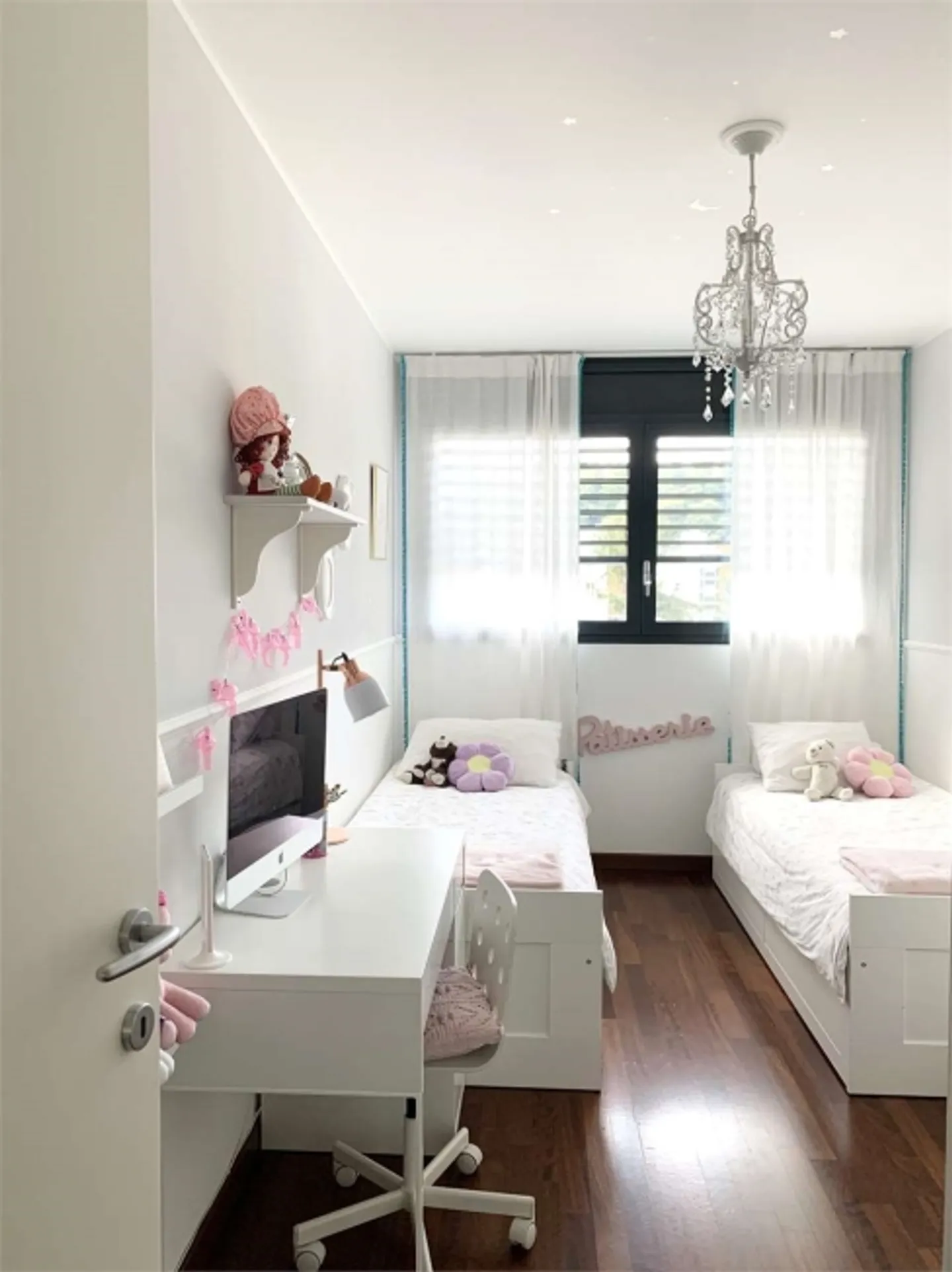 Ampio appartamento di 4,5 stanze all'ultimo piano con vista lago - Foto 8 di 12