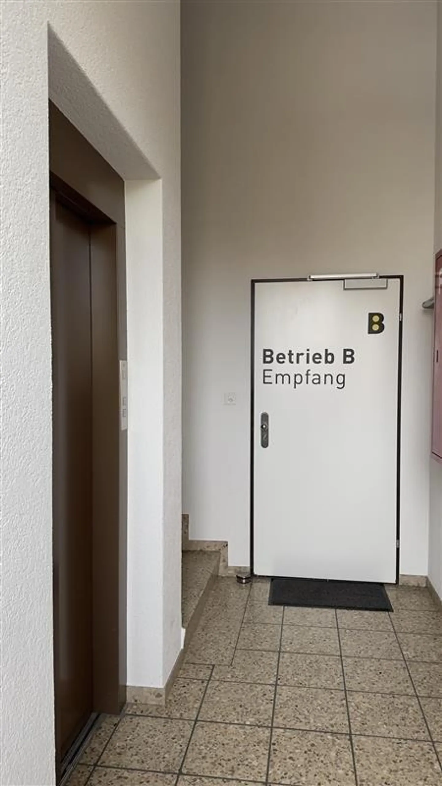 356 m2 di ufficio moderno e centrale con accesso all'ascensore - Foto 2 di 12