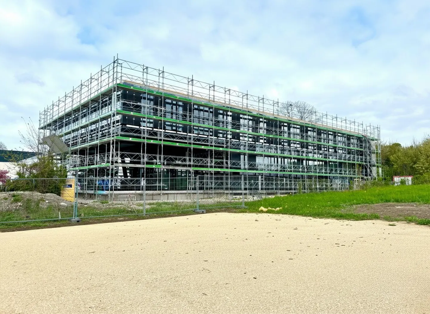 Superficie di vendita in fase finale di costruzione nella zona industriale di Saint-Prex - Foto 2 di 13