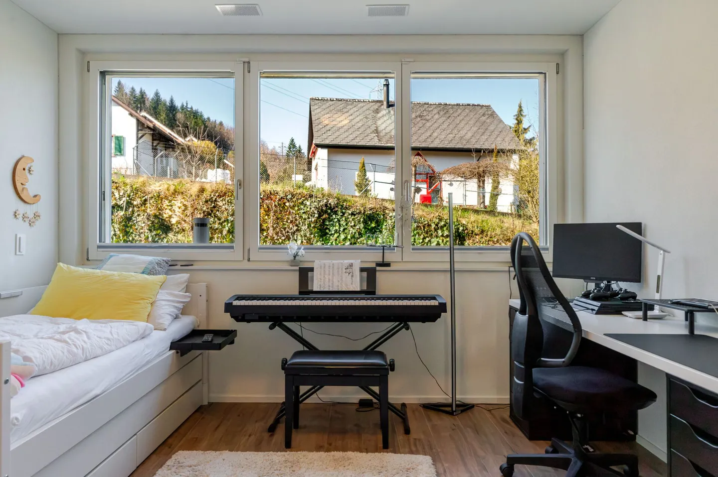 Exclusive 5.5 Room Maisonette Apartment with Glazed Balcony, Panoramic View and 2 Parking Spaces - Photo 3 of 12