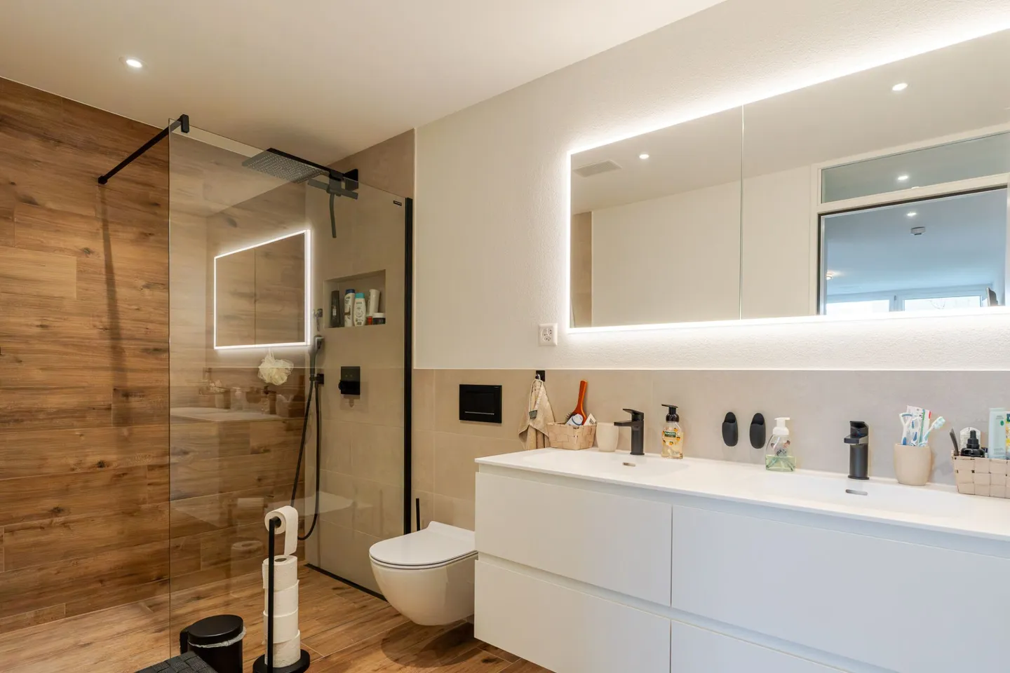 Exclusive 5.5 Room Maisonette Apartment with Glazed Balcony, Panoramic View and 2 Parking Spaces - Photo 9 of 12