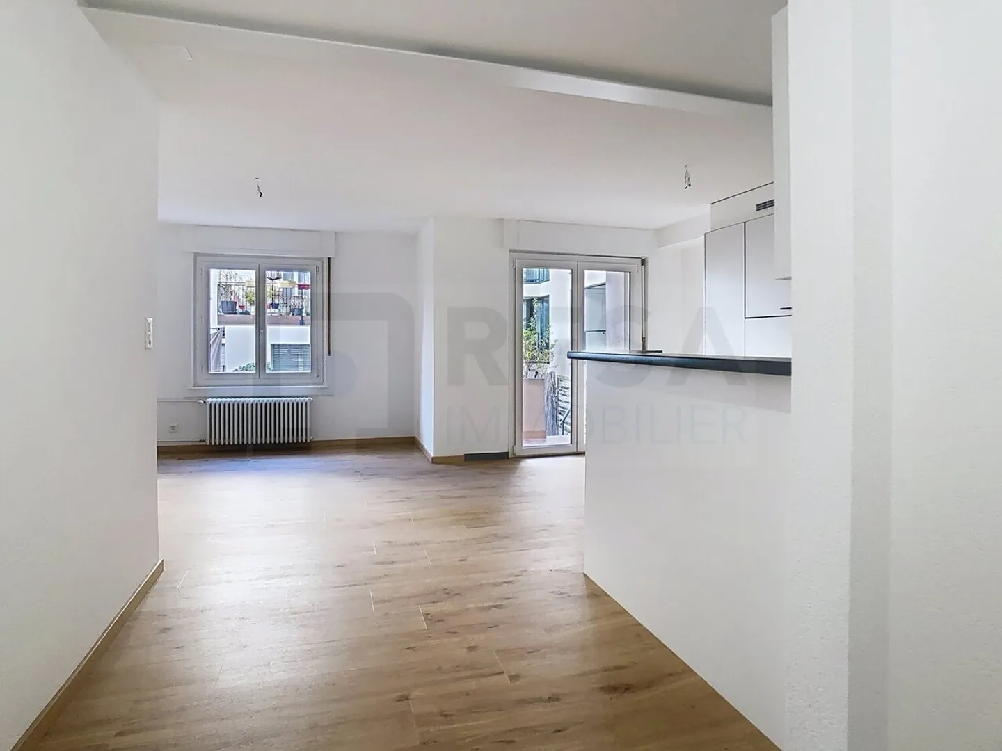 "EDELSTEIN! Appartement 2,5 pièces avec terrasse au cœur de la ville" - Photo 2 sur 11