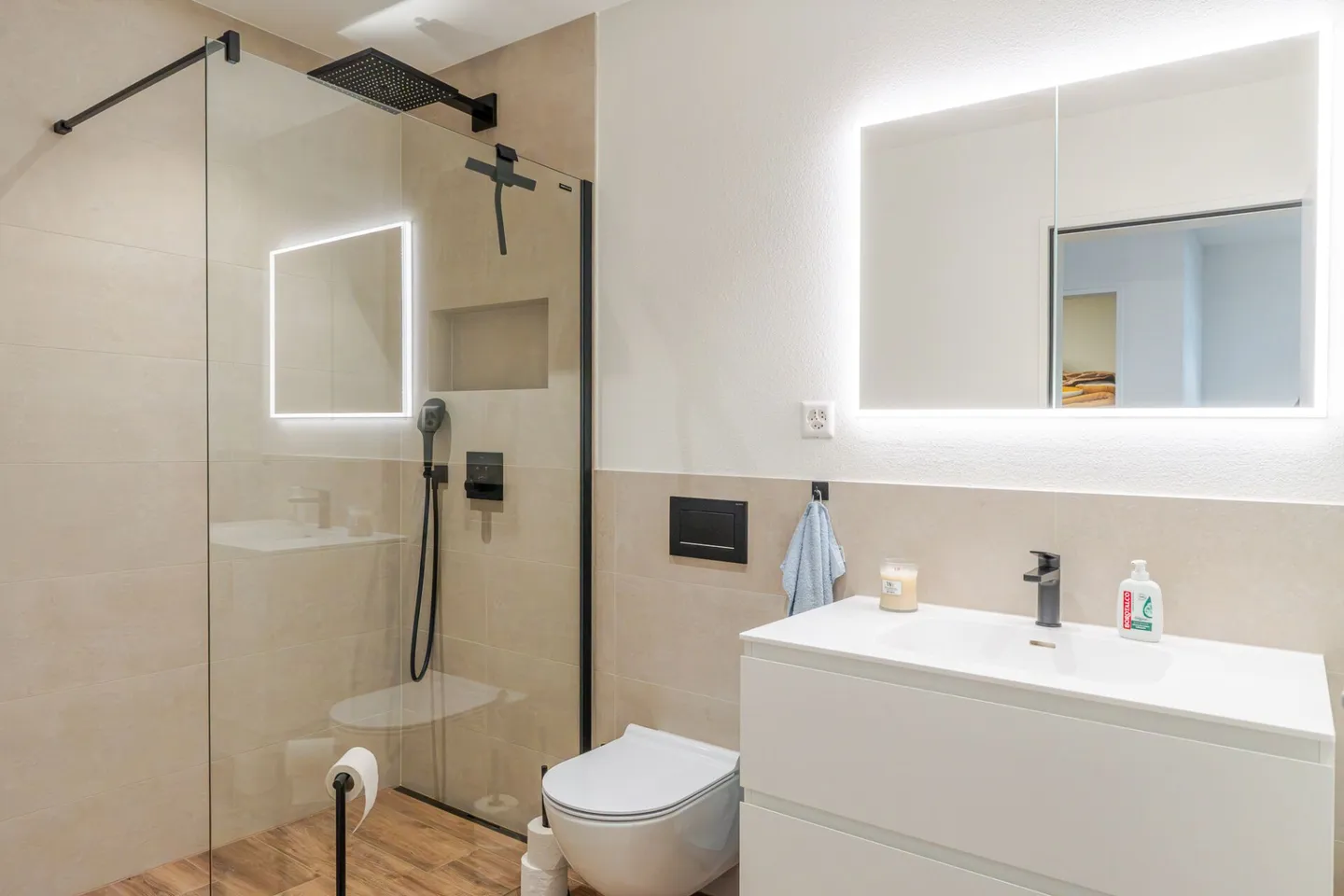 Exclusive 5.5 Room Maisonette Apartment with Glazed Balcony, Panoramic View and 2 Parking Spaces - Photo 5 of 12