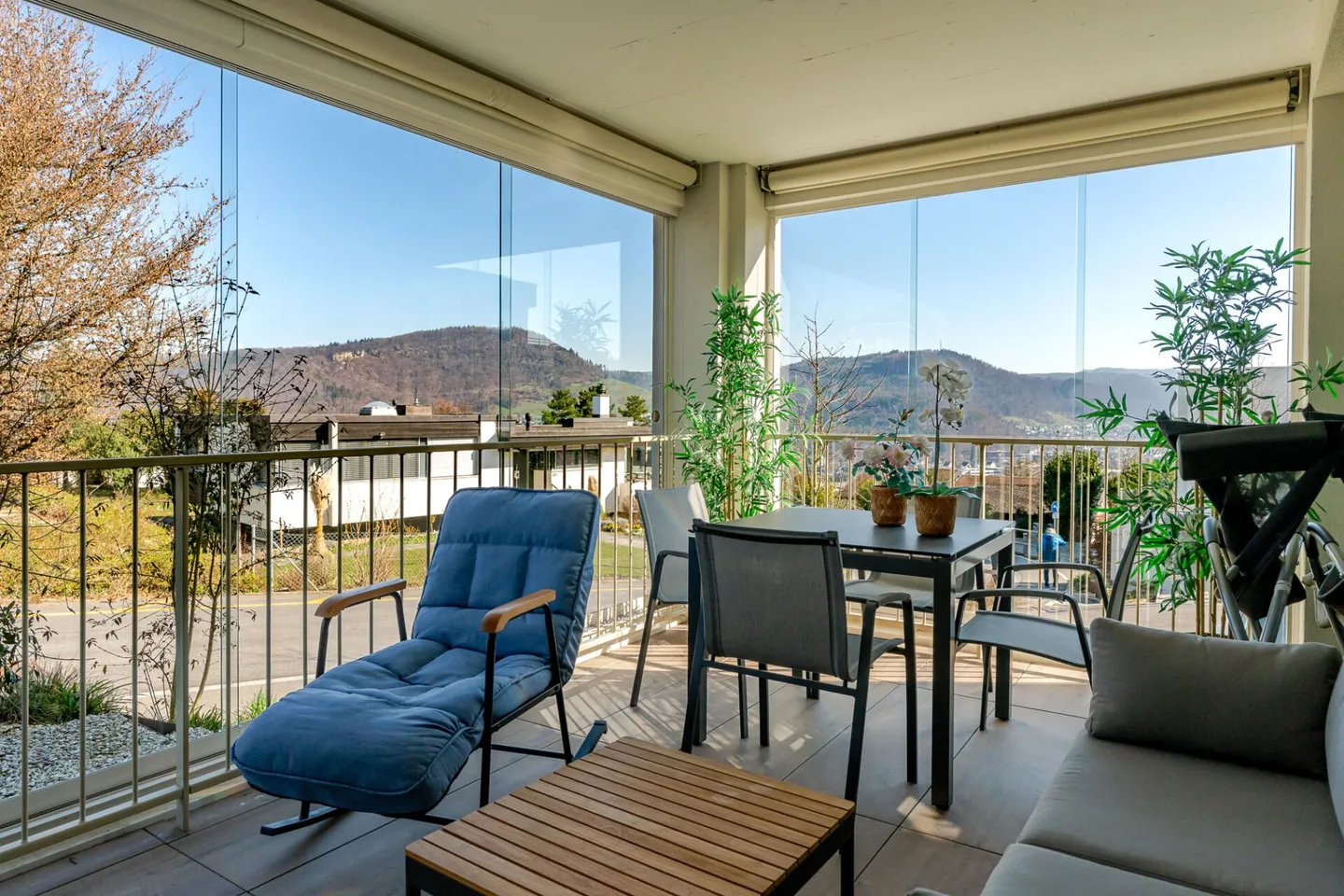 Exclusive 5.5 Room Maisonette Apartment with Glazed Balcony, Panoramic View and 2 Parking Spaces - Photo 7 of 12