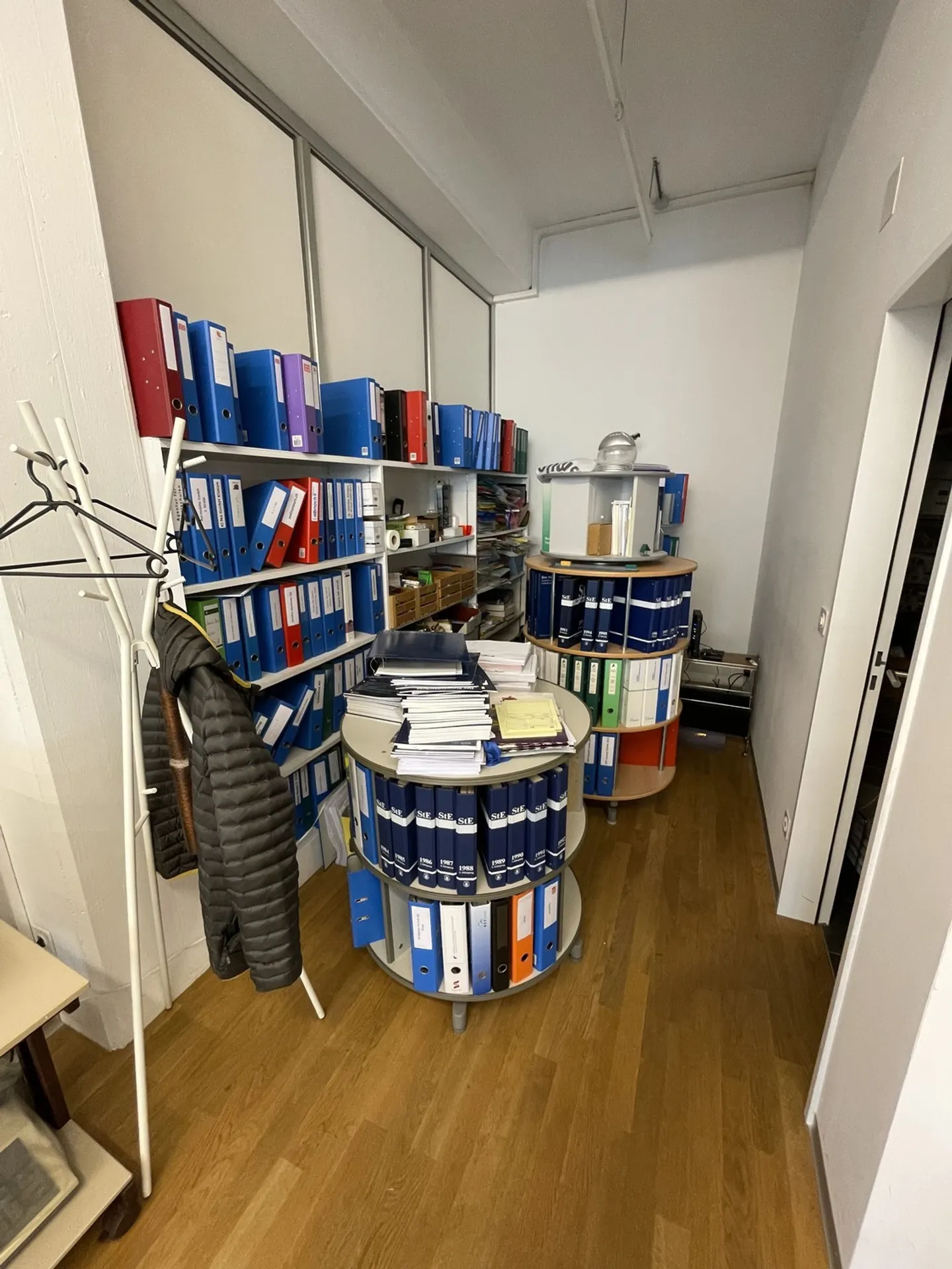 Spazio ufficio/commerciale attraente in posizione centrale a Kloten in affitto - Foto 6 di 10