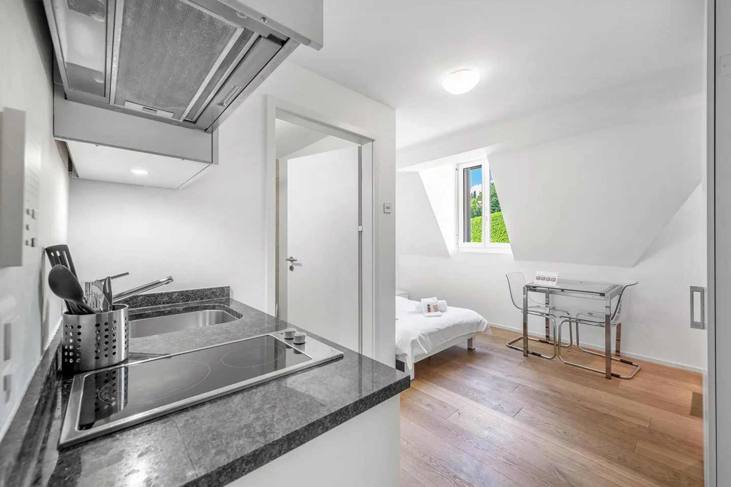 Accogliente e affascinante appartamento in città - Utenze incluse - Foto 4 di 6