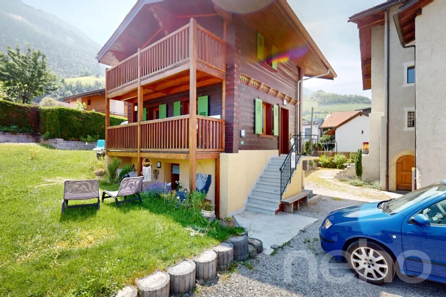 Esclusivo: Chalet ristrutturato nel centro del villaggio con 3,5 camere e studio - Foto 2 di 12