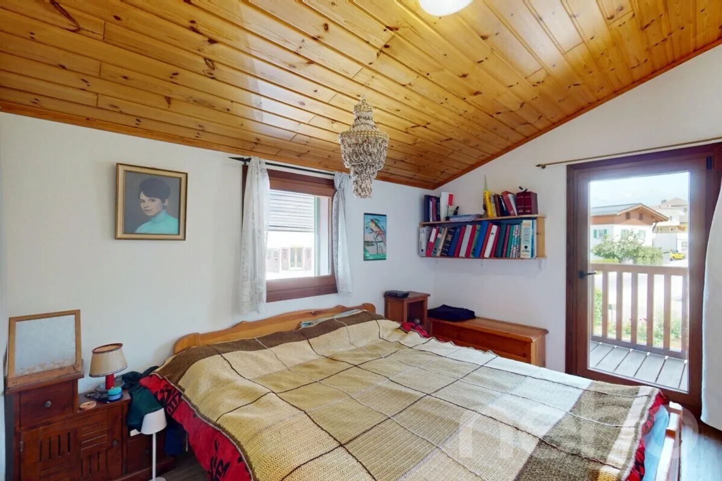 Esclusivo: Chalet ristrutturato nel centro del villaggio con 3,5 camere e studio - Foto 7 di 12