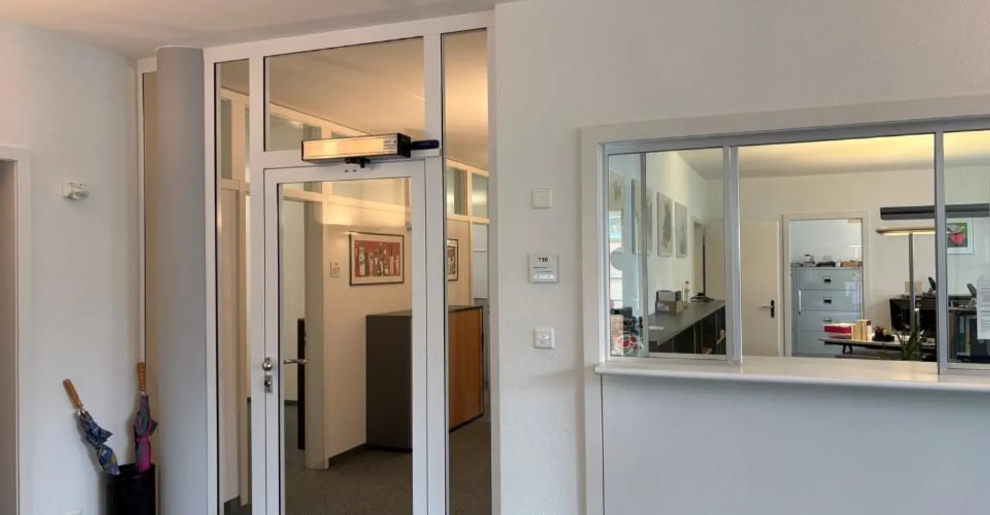 Locaux de bureau ou de pratique attrayants dans un emplacement central à Wil - Photo 3 sur 8