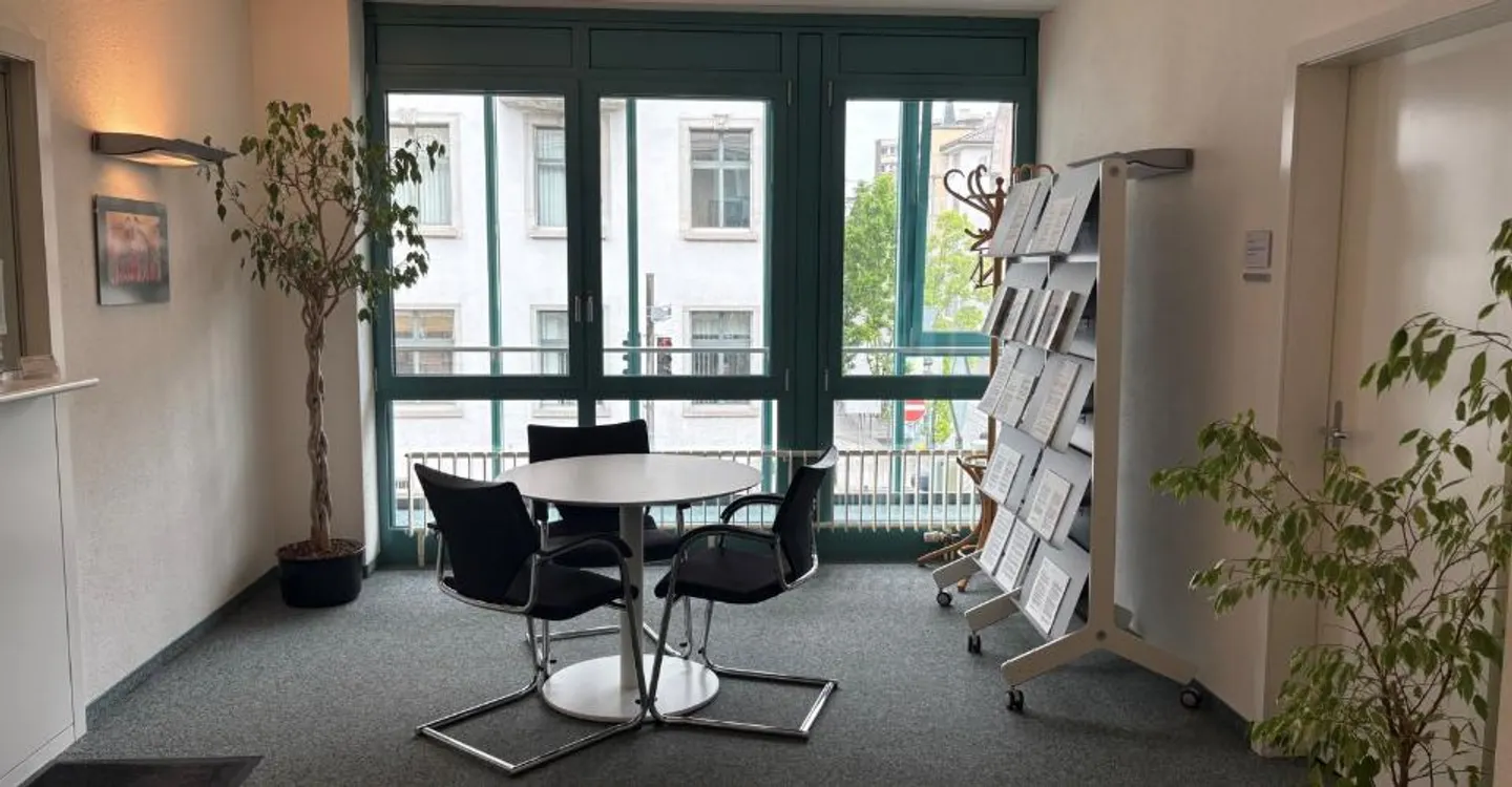 Locaux de bureau ou de pratique attrayants dans un emplacement central à Wil - Photo 4 sur 8