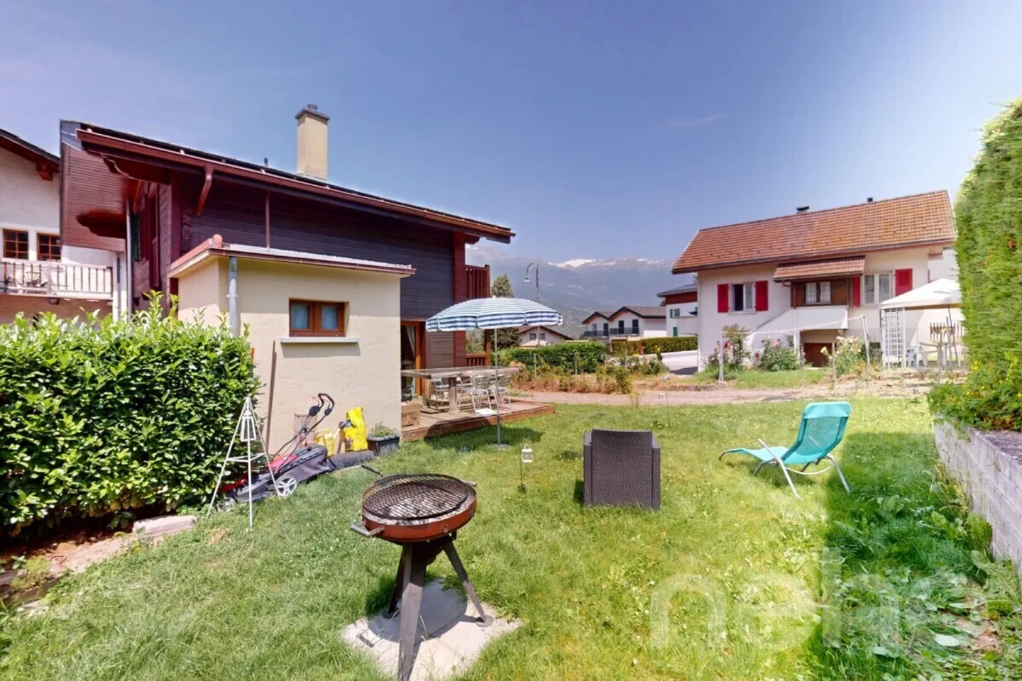 Esclusivo: Chalet ristrutturato nel centro del villaggio con 3,5 camere e studio - Foto 11 di 12