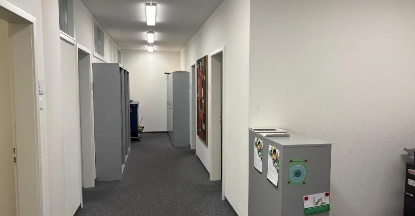 Locaux de bureau ou de pratique attrayants dans un emplacement central à Wil - Photo 7 sur 8