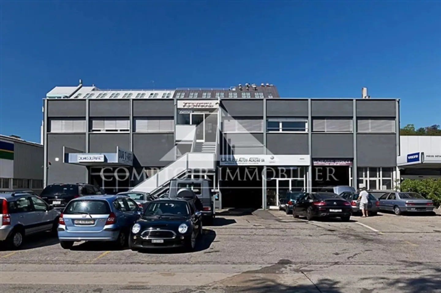 «Verwaltungsflächen in Les Acacias mit einer Fläche von 364m2» - Foto 1 von 7