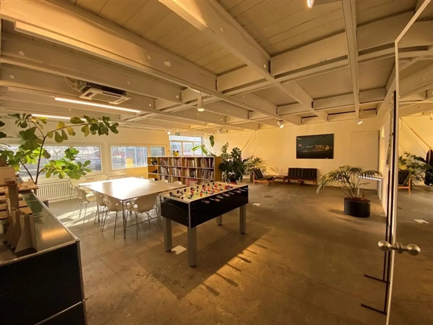 «Verwaltungsflächen in Les Acacias mit einer Fläche von 364m2» - Foto 3 von 7