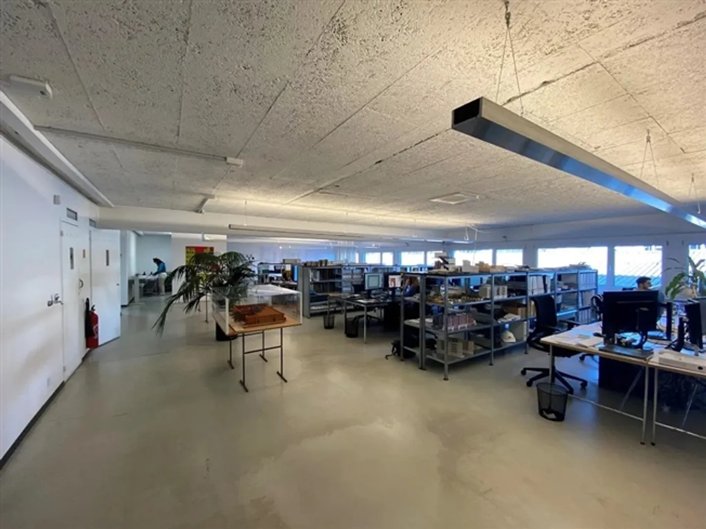 «Verwaltungsflächen in Les Acacias mit einer Fläche von 364m2» - Foto 4 von 7