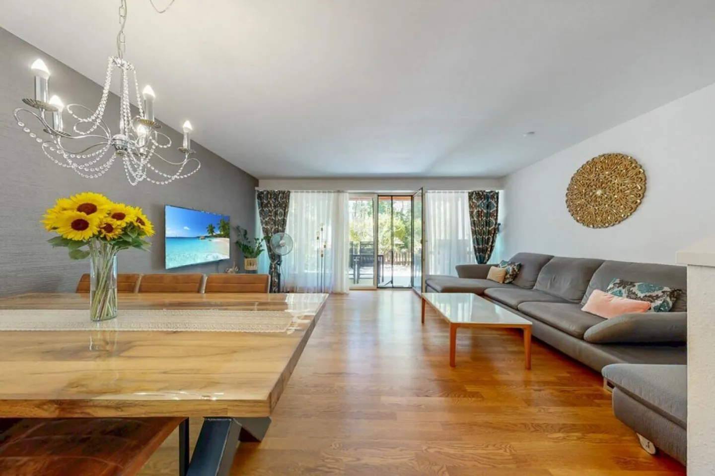 Modern Maisonette Garden Apartment with Parking Space - Photo 7 of 17