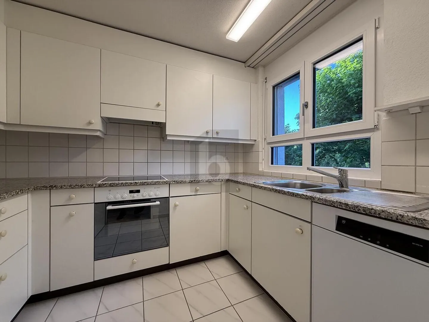 RINNOVATO CON STILE - FAMILIARE E CONFORTEVOLE - Foto 4 di 6