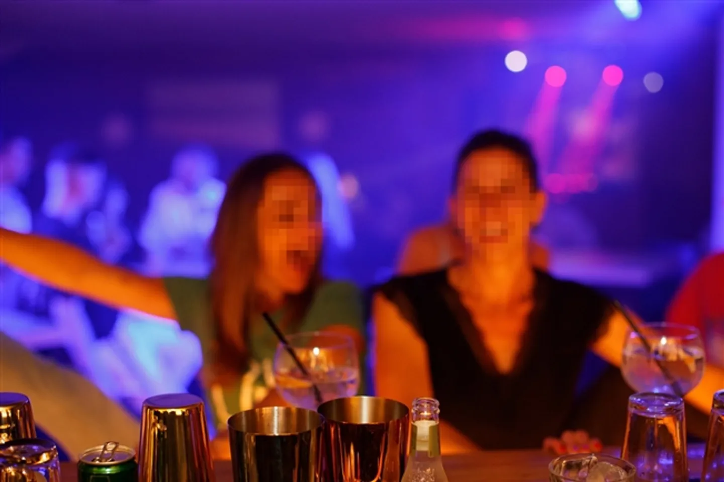 Business Assets; Disco Pub or Art Gallery, in the Shopping Center of 3963 Crans-Montana, Rue du Grand-Place, Switzerland - Photo 2 of 20