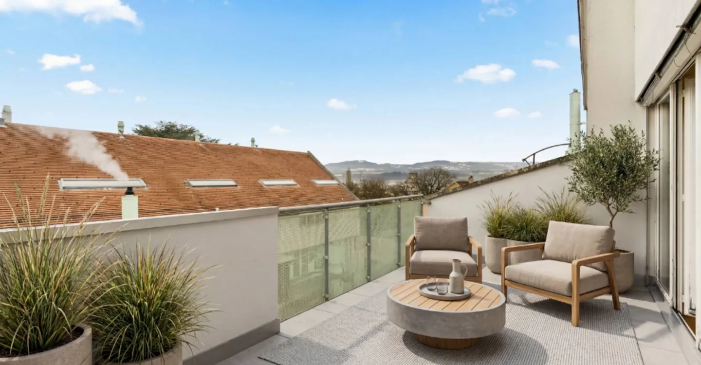 SPACIOUS 5.5 ROOM TRIPLEX IN CHAVORNAY - Foto 9 von 12