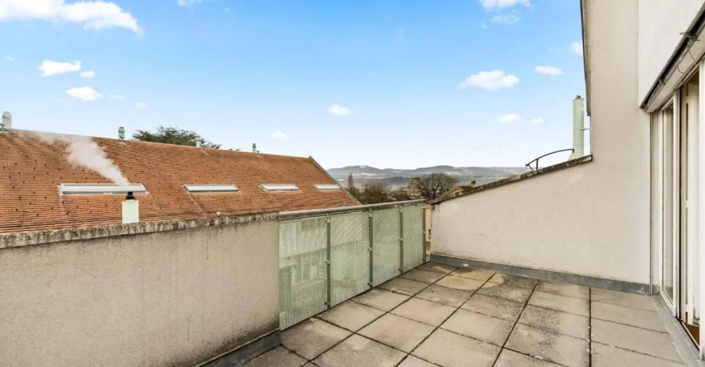 SPACIOUS 5.5 ROOM TRIPLEX IN CHAVORNAY - Foto 10 von 12