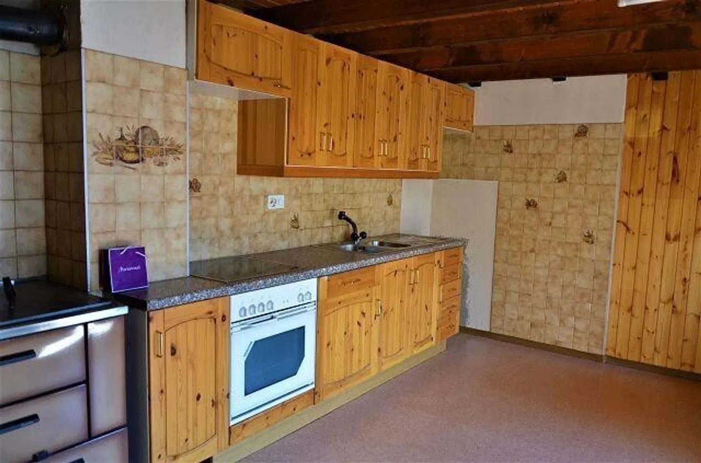 3-Room Village House in a Very Quiet, Sunny Location with a View - Photo 4 of 13