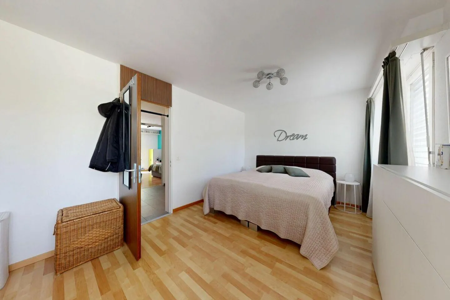 Modern Maisonette Garden Apartment with Parking Space - Photo 11 of 17