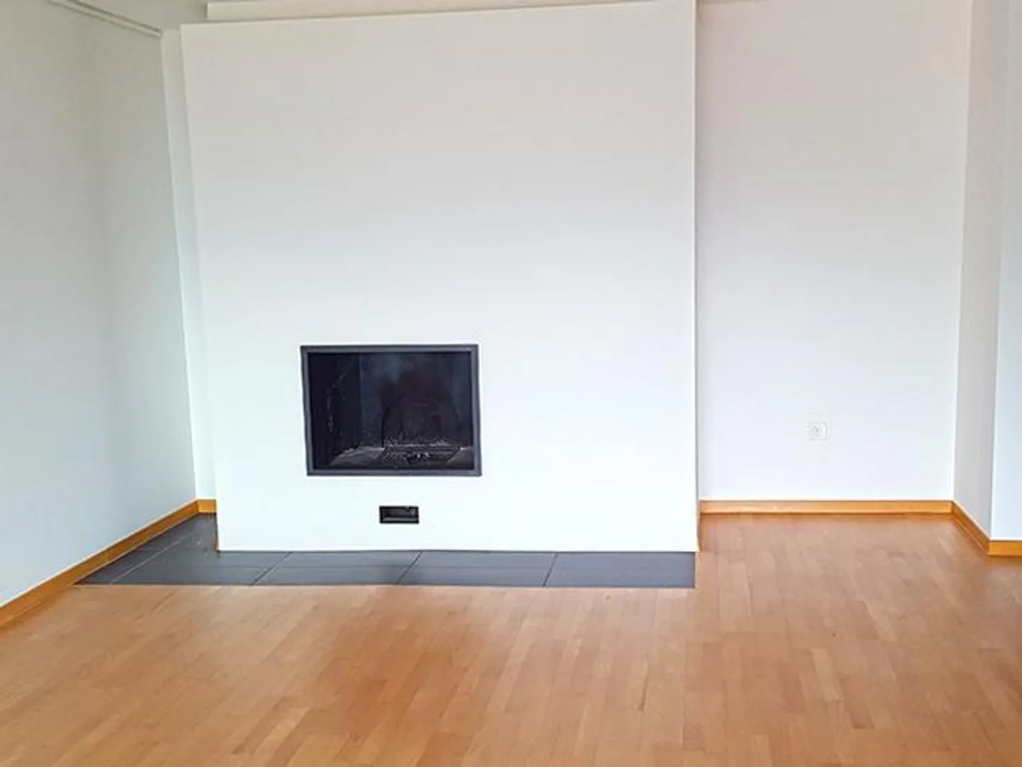 Appartement Charmant avec Terrasse - Photo 3 sur 6