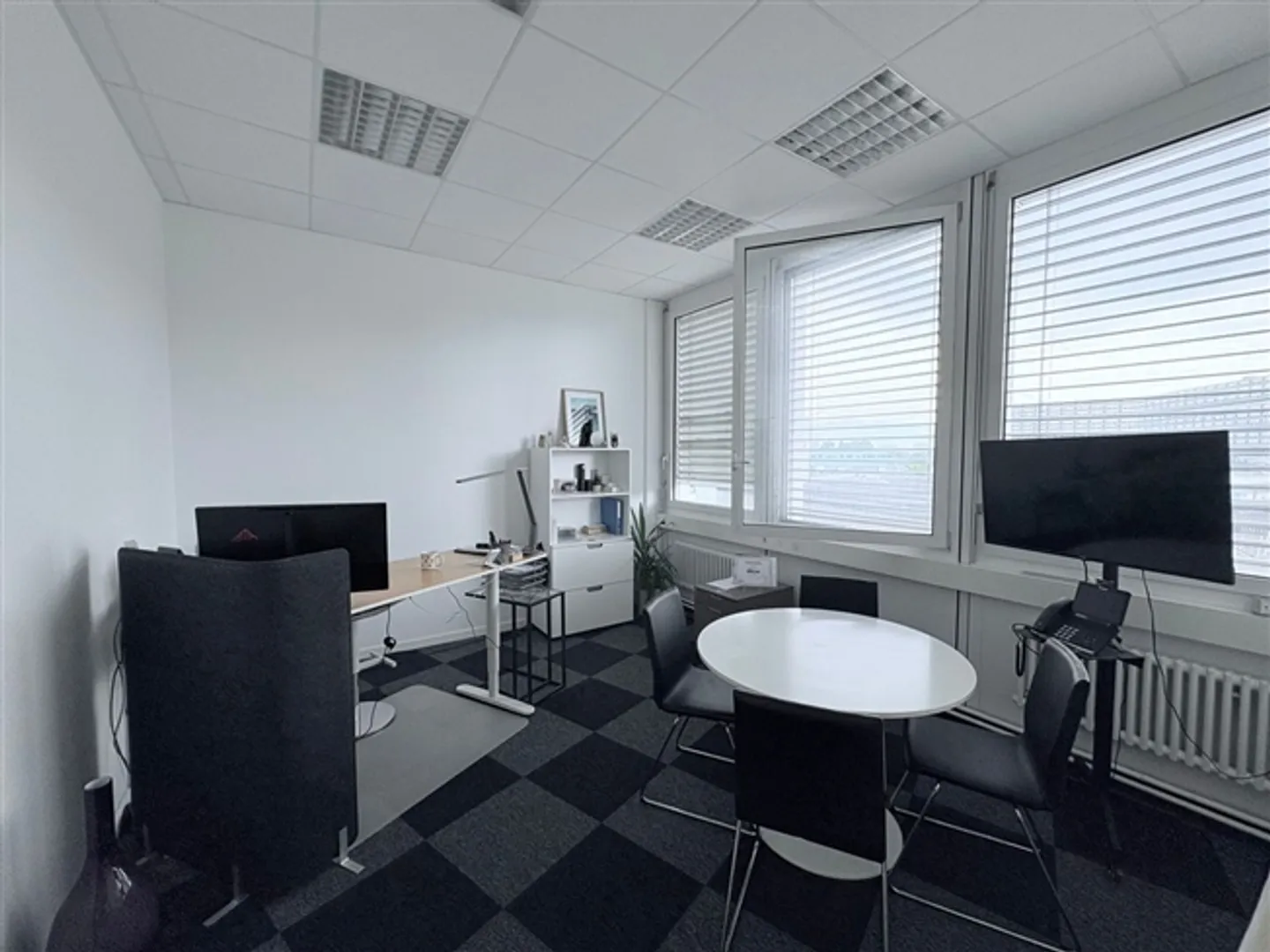 Bureau lumineux de 126 m² à louer avec vue dégagée - Photo 3 sur 7