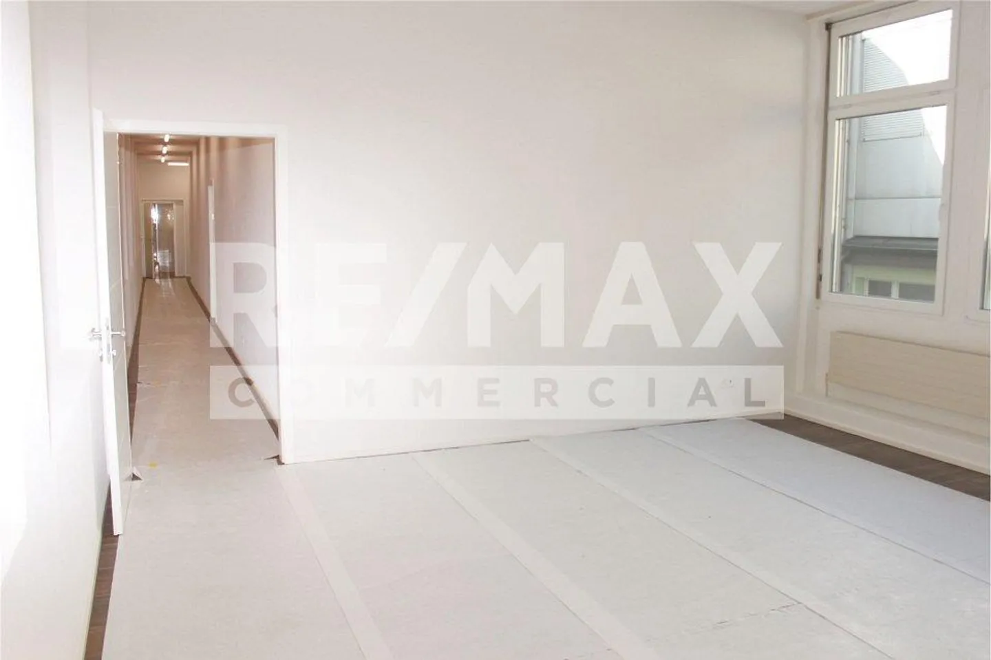 Propriété commerciale récemment rénovée - Photo 6 sur 13