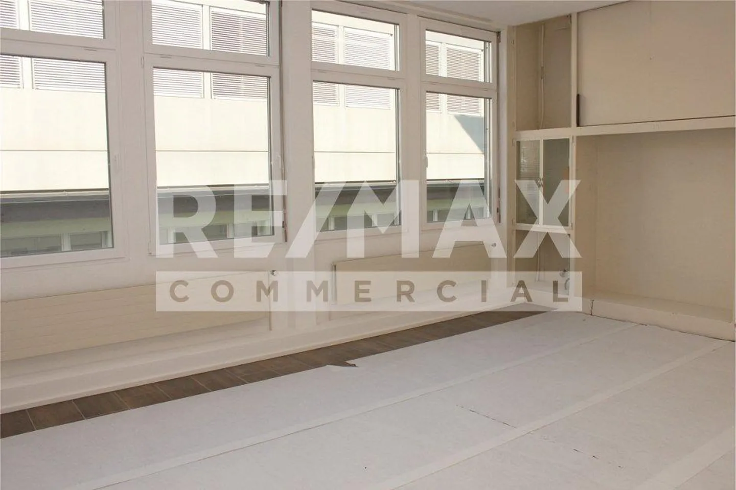 Propriété commerciale récemment rénovée - Photo 7 sur 13