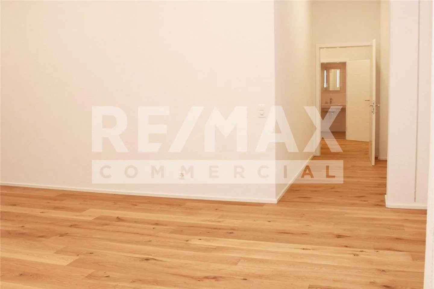 Propriété commerciale récemment rénovée - Photo 9 sur 13