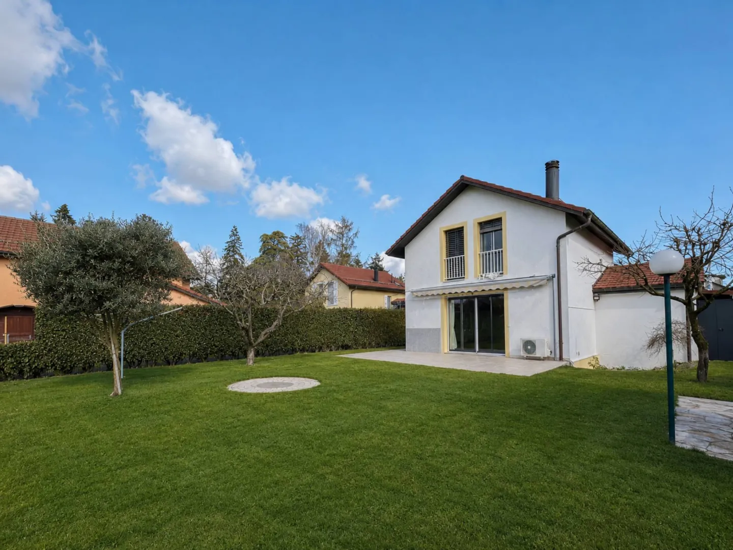 5-Zimmer Villa - Foto 1 von 9