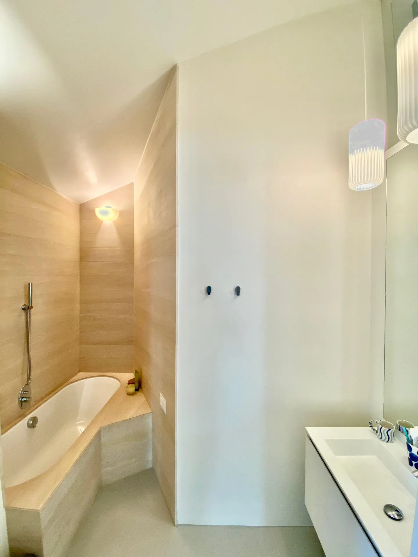 Modern Apartment in Lugano - Photo 9 of 13