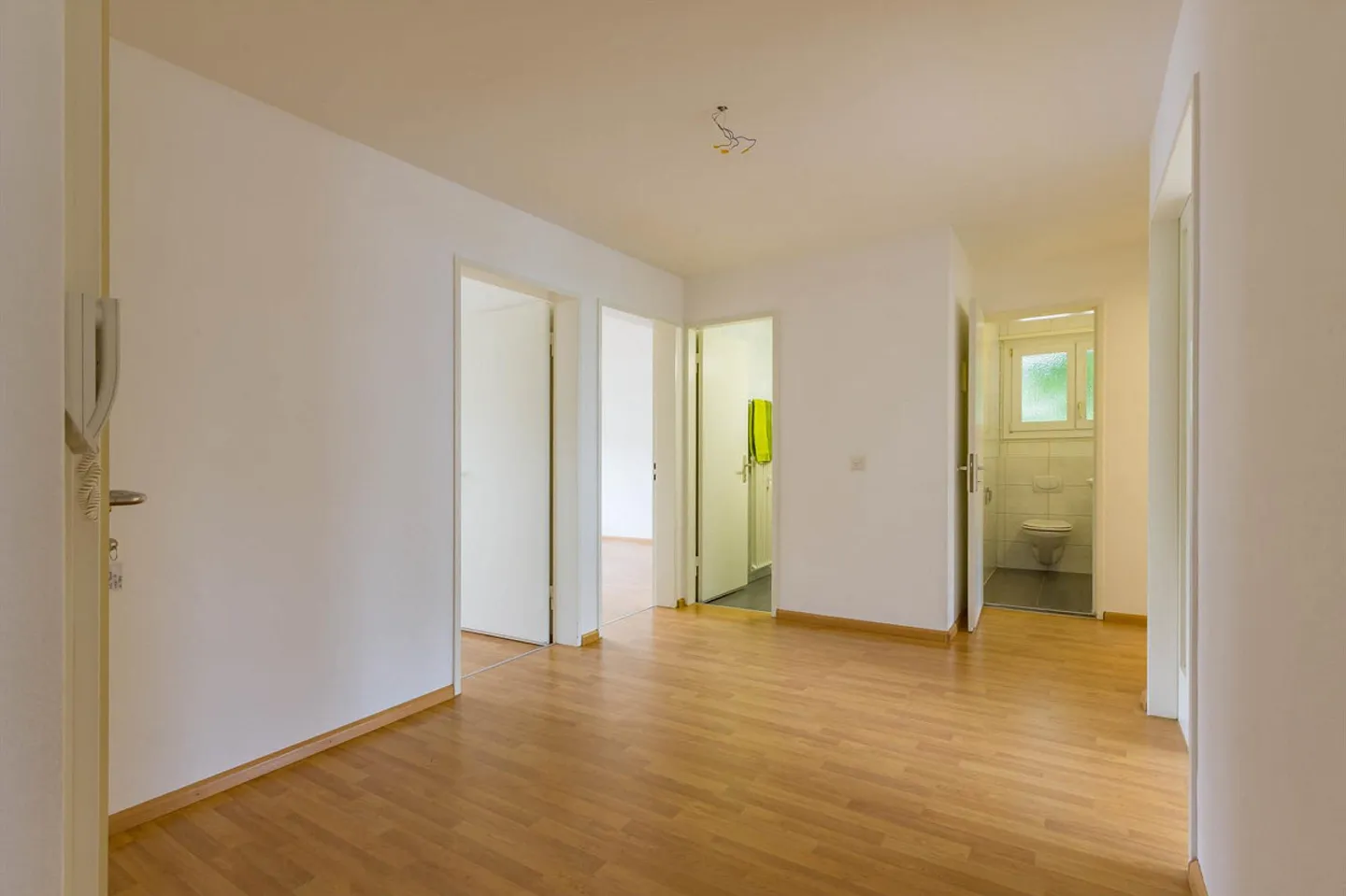 Charming Apartment in Central Location - Photo 7 of 7