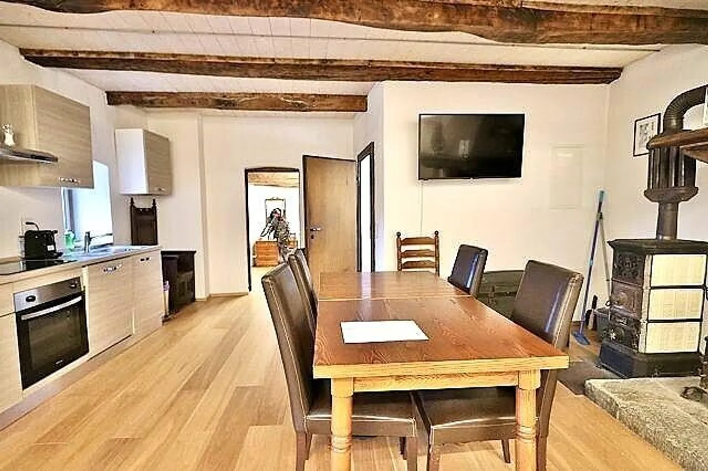 Appartamento di 2 1/2 locali ultimo piano con giardino e vista lago - Foto 3 di 13